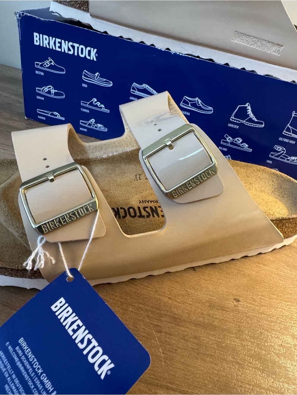 Birkenstock Arizona High Shine in Sand - Picture 2 of 14
